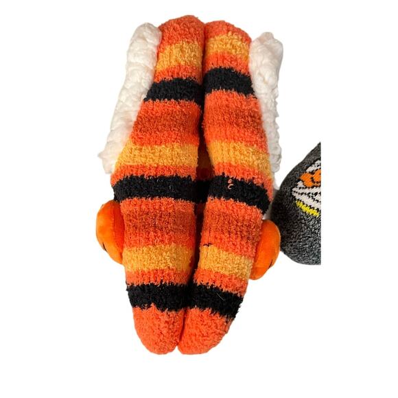 8 Halloween Sock & Slipper bundle New - Picture 4 of 15